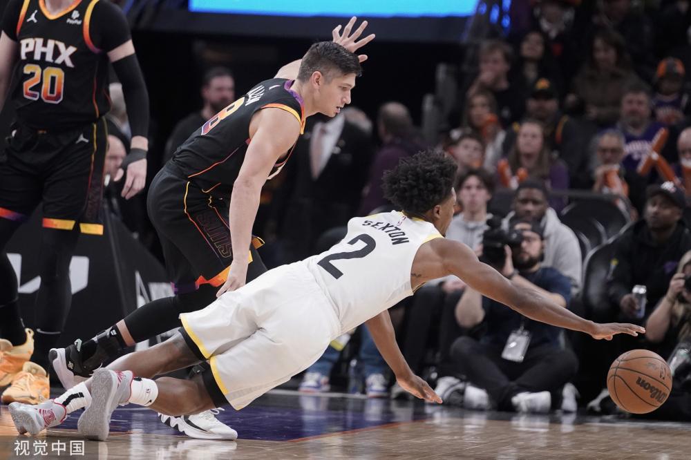 足球中精细 足球中精细