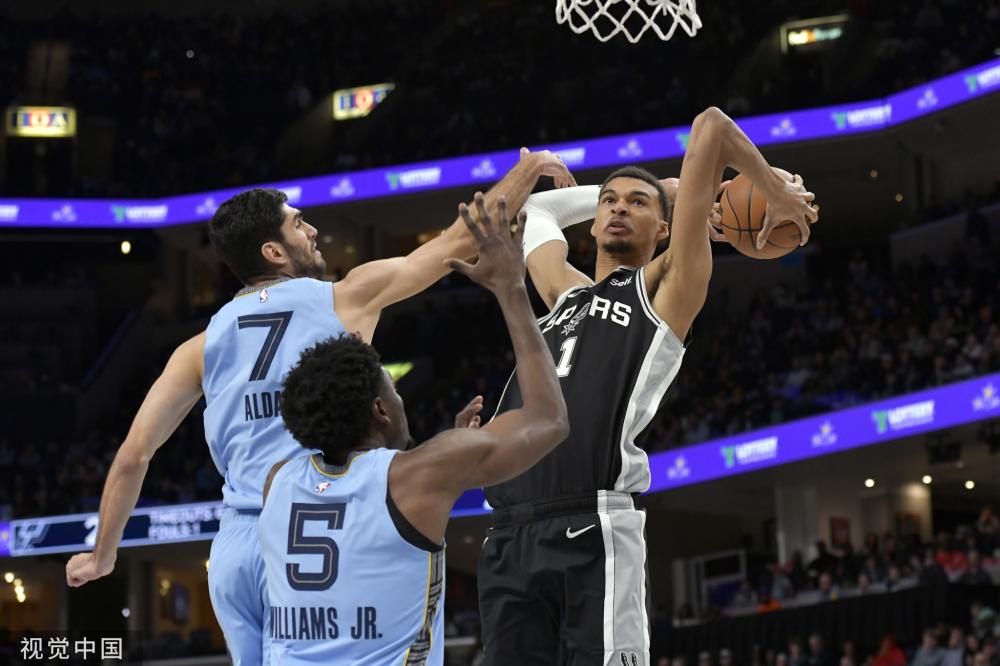 但莱万总是 但莱万总是