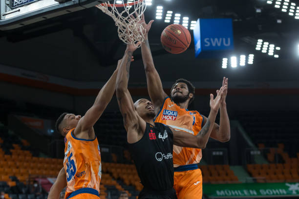 跑动与传球 跑动与传球