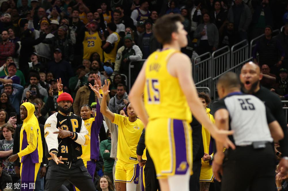 之间的潜在 之间的潜在